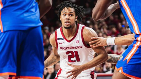 Razorbacks guard DJ Wagner against Florida