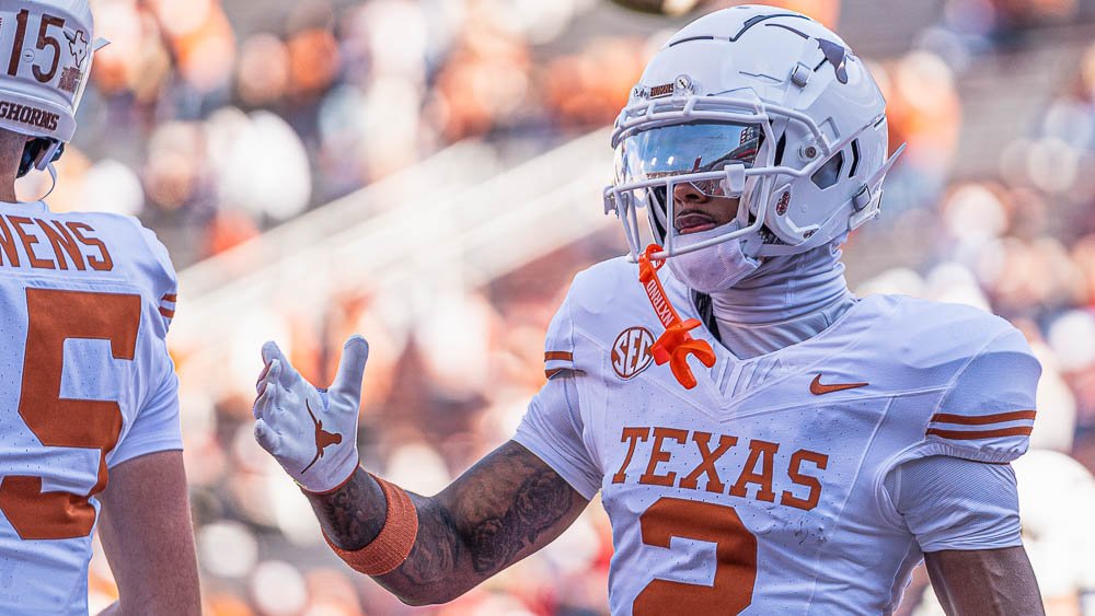 Longhorns wide receiver Matthew Golden in a game against Arkansas